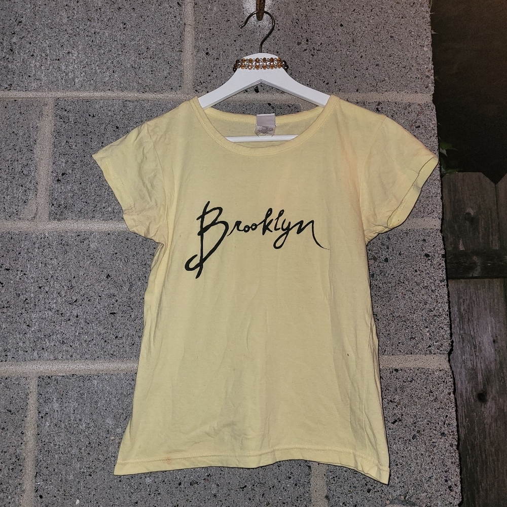 🧱🌟NWOT Brooklyn Script Baby Tee